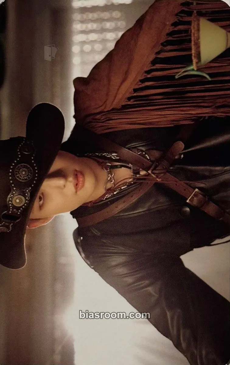 Mingi THE WORLD EP.2 : OUTLAW Photocard - ATEEZ - ATEEZ K-pop photocard