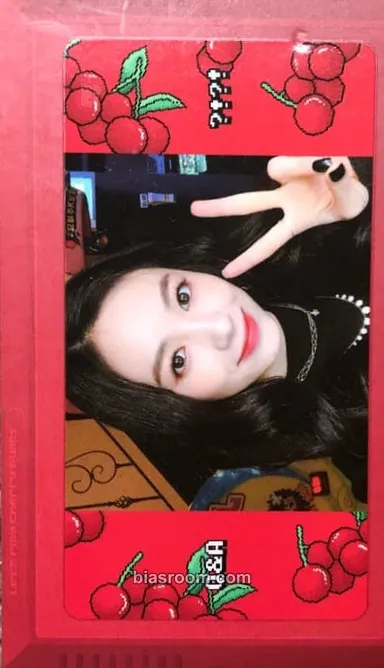 Huh Jiwon Let’s Play Cherry Bullet Photocard - Cherry Bullet - Cherry Bullet K-pop photocard