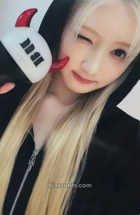 Rami Lightstick Photocard - BABYMONSTER - BABYMONSTER K-pop photocard
