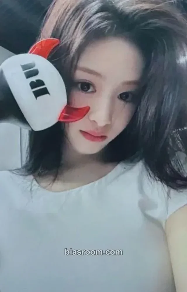 BABYMONSTER - Ahyeon - Lightstick Other offline merch photocard