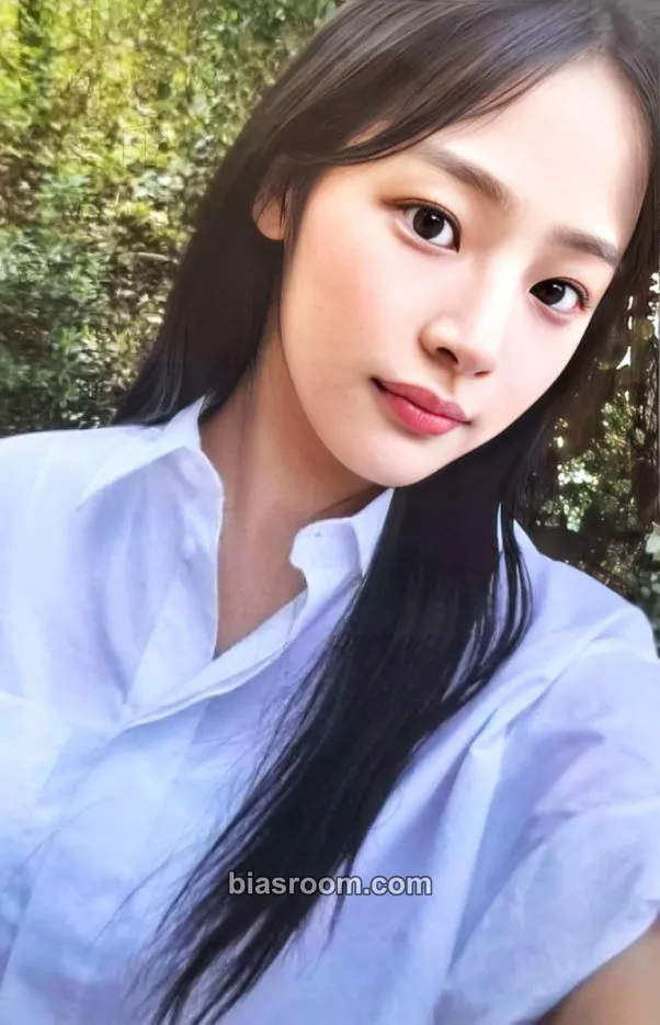 Minji How Sweet Photocard - NewJeans - NewJeans K-pop photocard