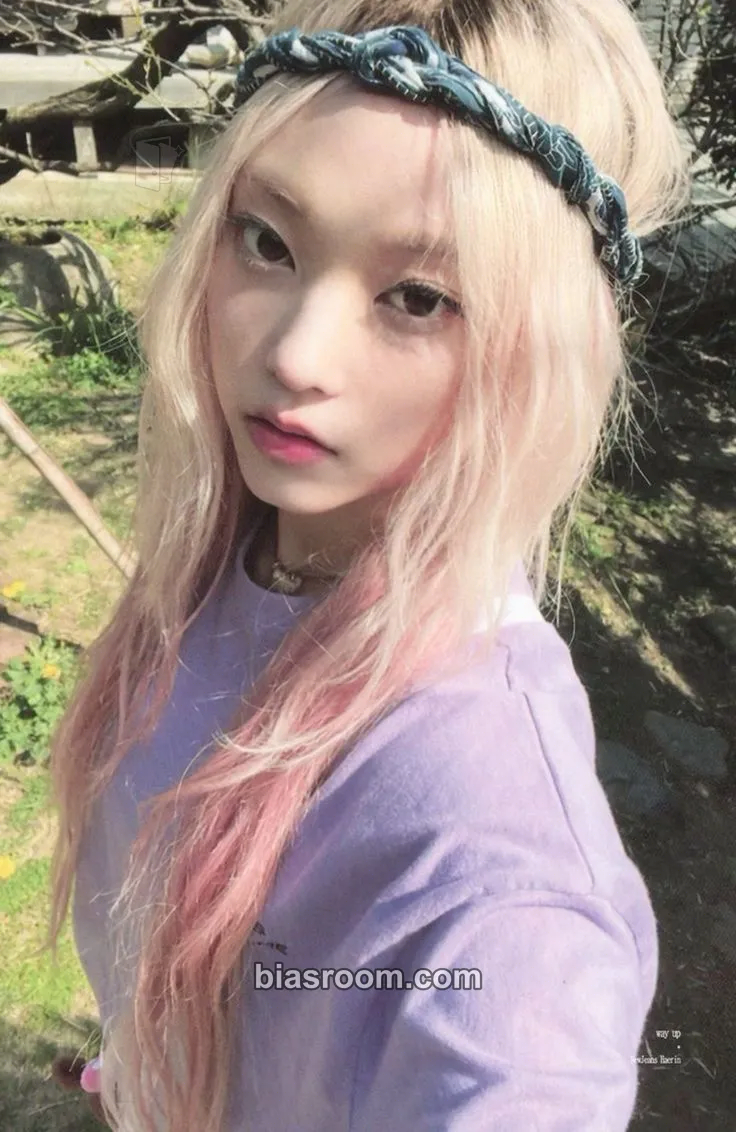 Haerin Supernatural Photocard - NewJeans - NewJeans K-pop photocard