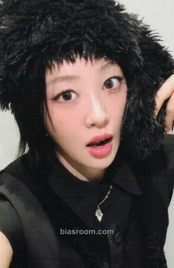 Yves Soft error Photocard - Yves - Yves K-pop photocard
