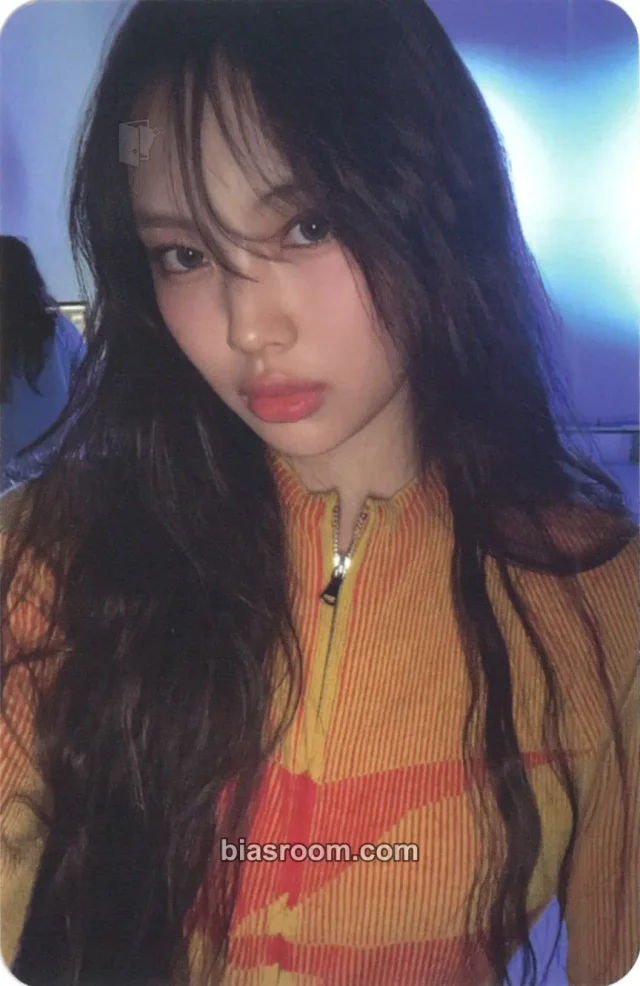 NewJeans - Hyein - Supernatural Album drawstring bag version album photocard newjeans version