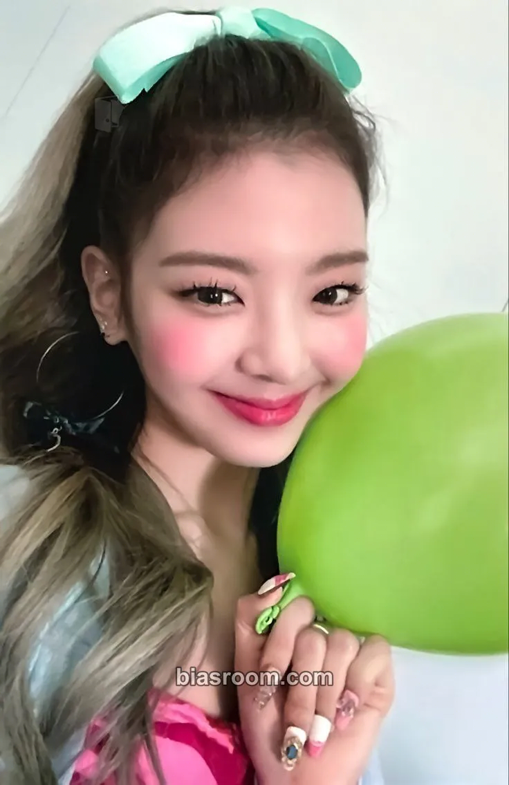 Lia Crazy in Love Photocard - ITZY - ITZY K-pop photocard