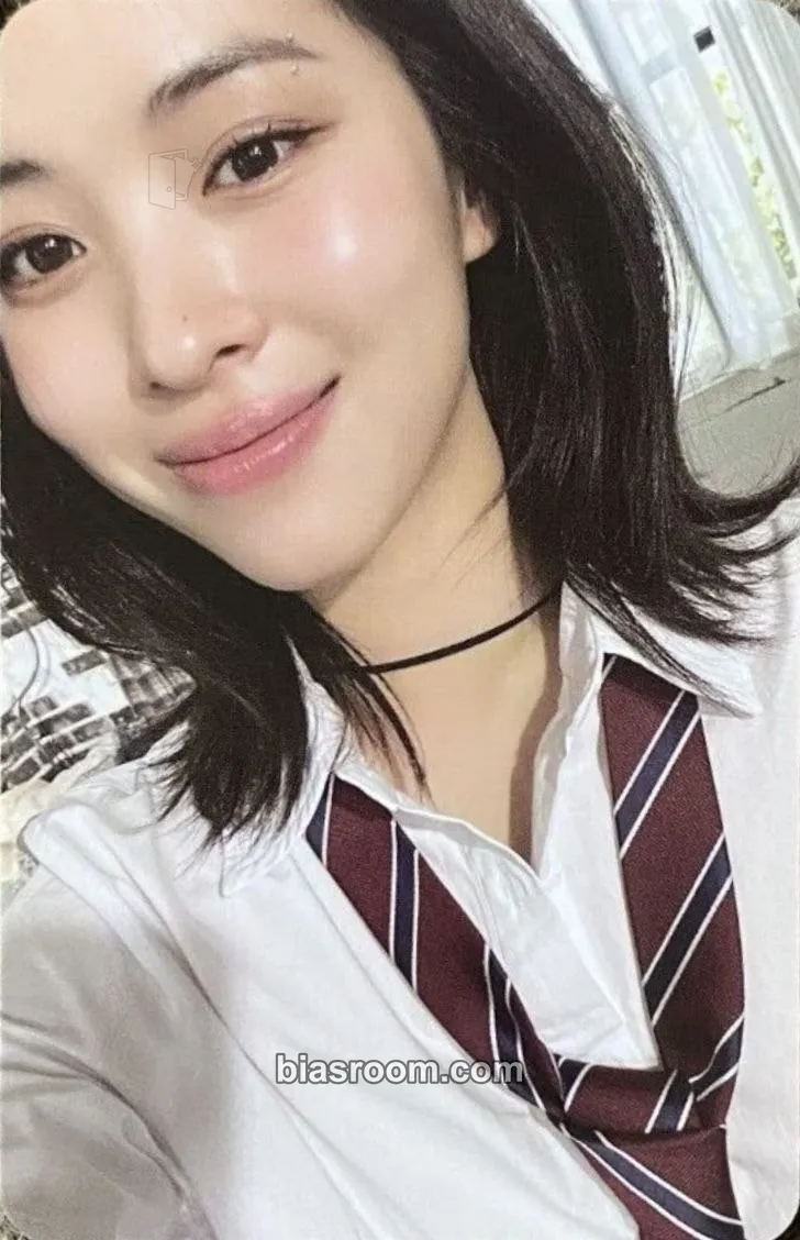 Ryujin ITZY Official Fanclub MIDZY 3rd Generation Photocard - ITZY - ITZY K-pop photocard