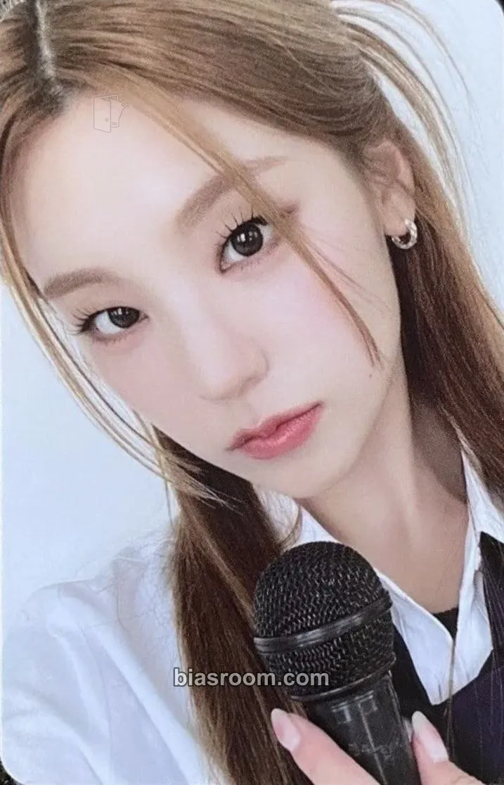 Yeji ITZY Official Fanclub MIDZY 3rd Generation Photocard - ITZY - ITZY K-pop photocard