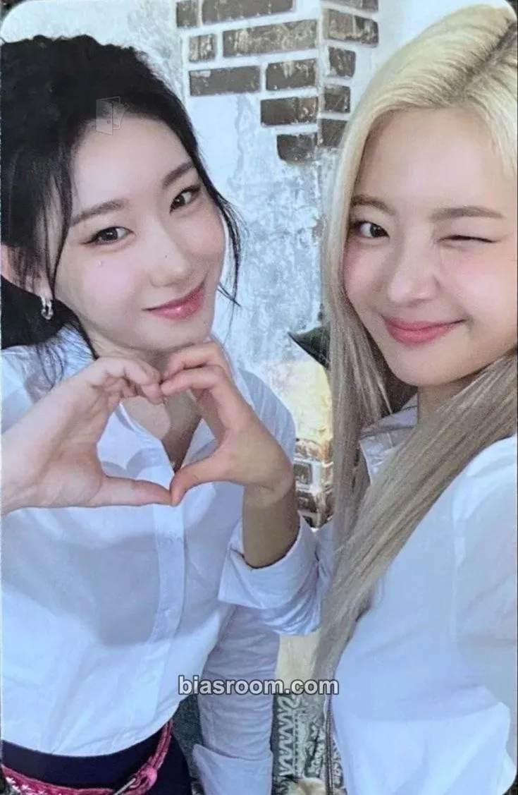ITZY Official Fanclub MIDZY 3rd Generation Photocard - ITZY - ITZY K-pop photocard