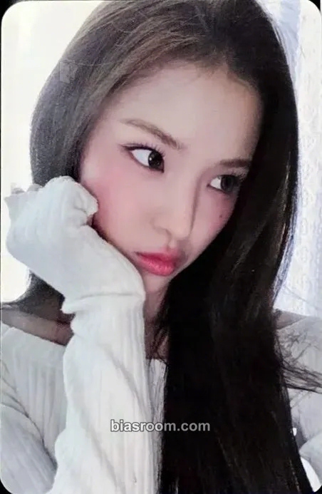 Mai N/a Photocard - izna - izna K-pop photocard