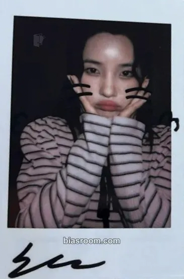 Soyeon 2 Photocard - i-dle - i-dle K-pop photocard