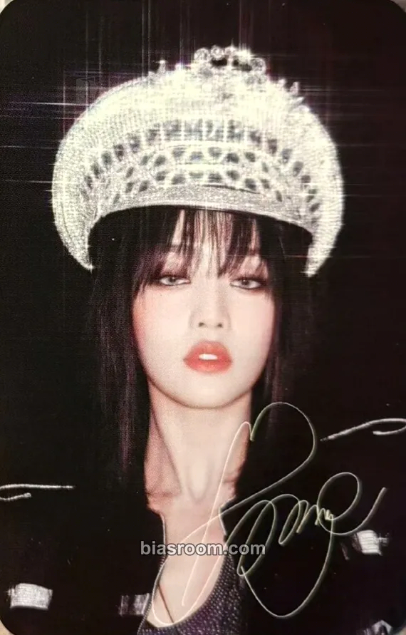 Minnie 2 Photocard - i-dle - i-dle K-pop photocard