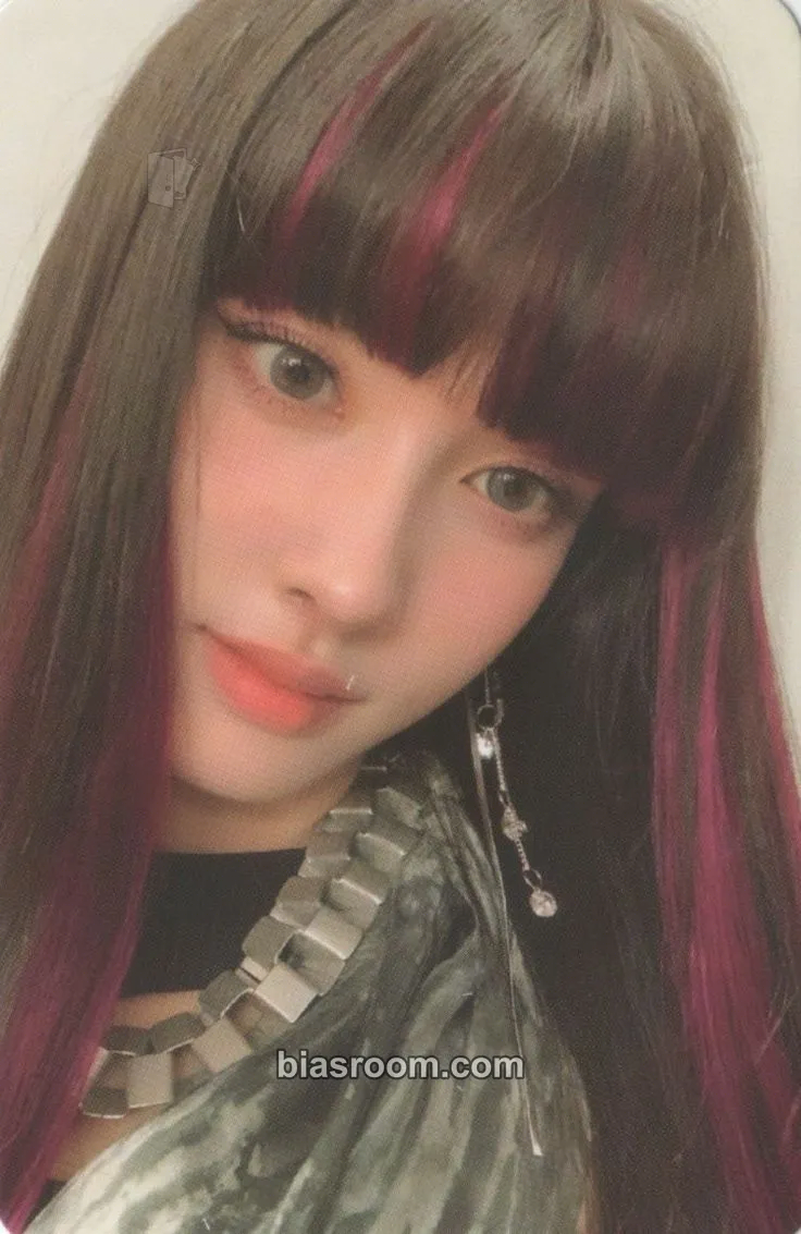 Yoon Star To A Young Culture Photocard - STAYC - STAYC K-pop photocard