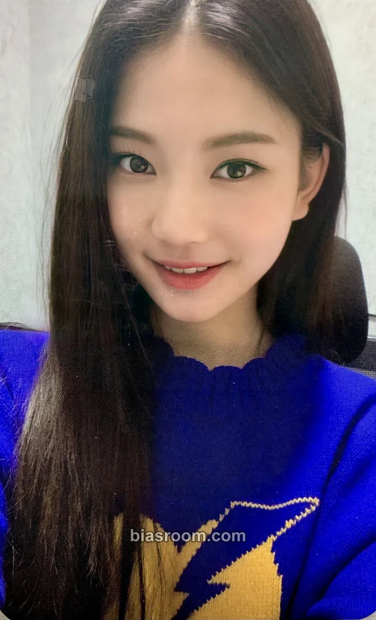 Isa Star To A Young Culture Photocard - STAYC - STAYC K-pop photocard