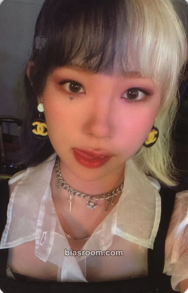 Dosie HIDE & SEEK Photocard - PURPLE KISS - PURPLE KISS K-pop photocard