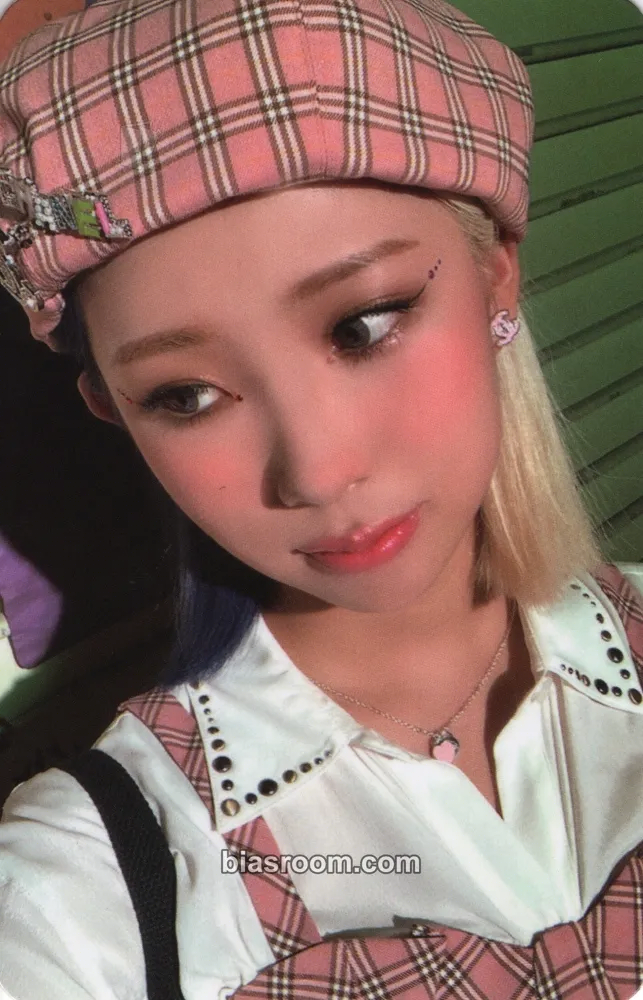 Dosie HIDE & SEEK Photocard - PURPLE KISS - PURPLE KISS K-pop photocard