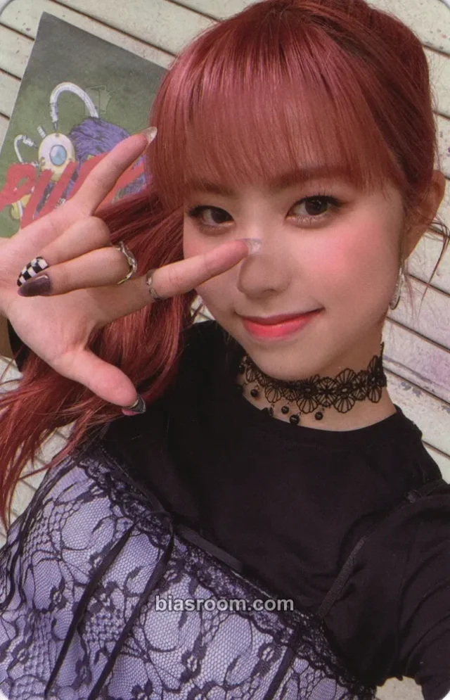 PURPLE KISS - Ireh - HIDE & SEEK Album album photocard hide version