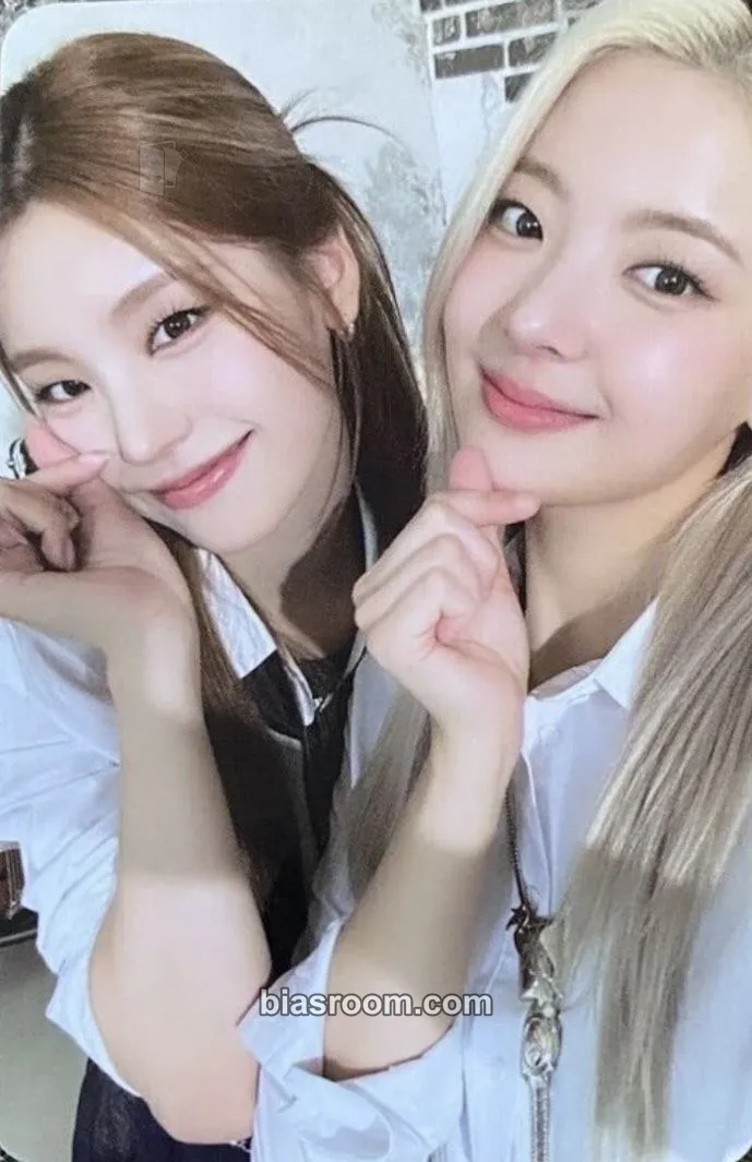 ITZY Official Fanclub MIDZY 3rd Generation Photocard - ITZY - ITZY K-pop photocard
