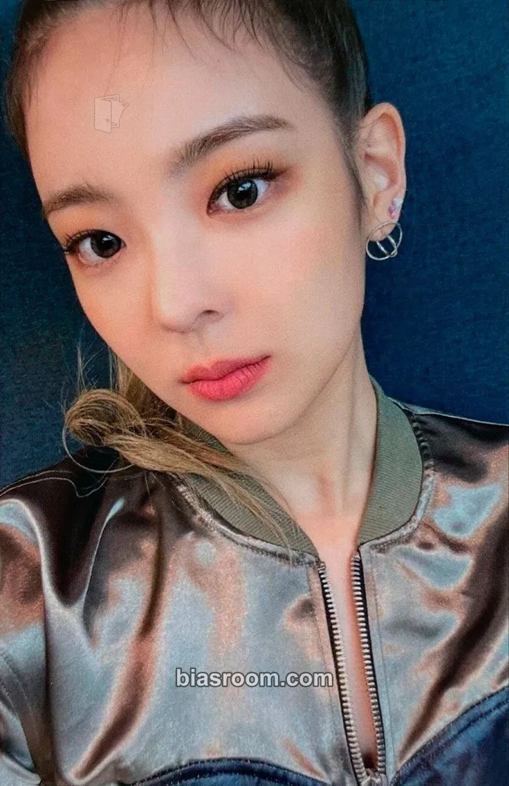 Lia Crazy in Love Photocard - ITZY - ITZY K-pop photocard