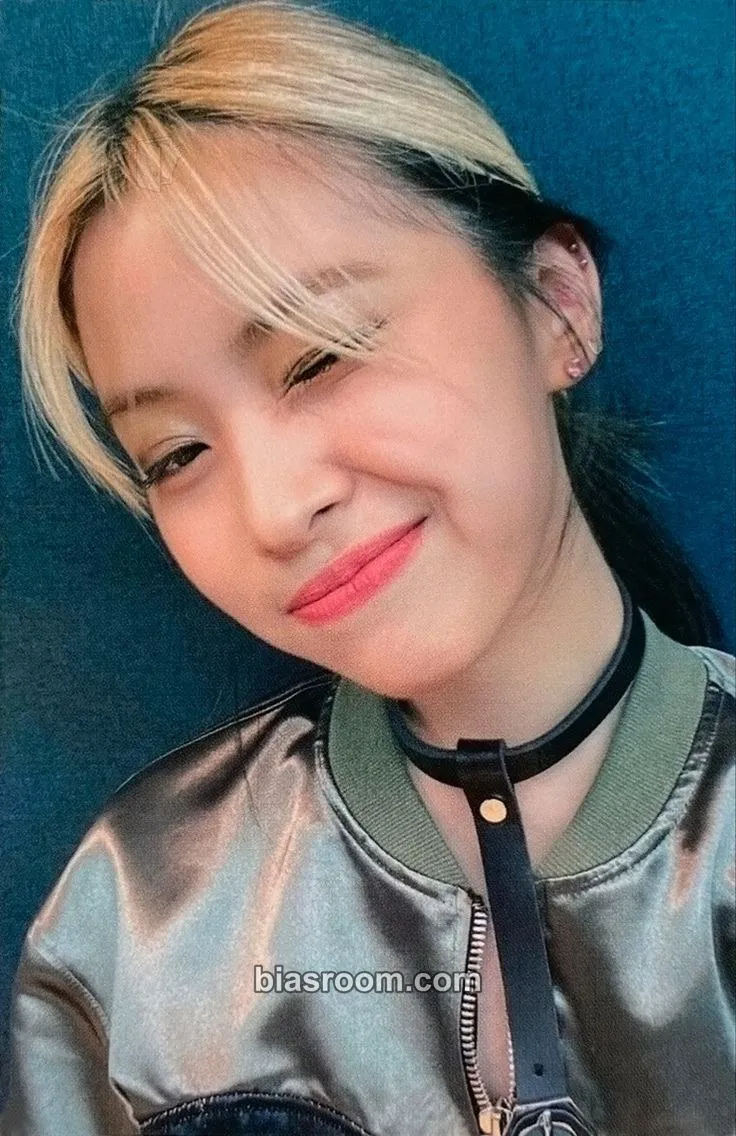Ryujin Crazy in Love Photocard - ITZY - ITZY K-pop photocard