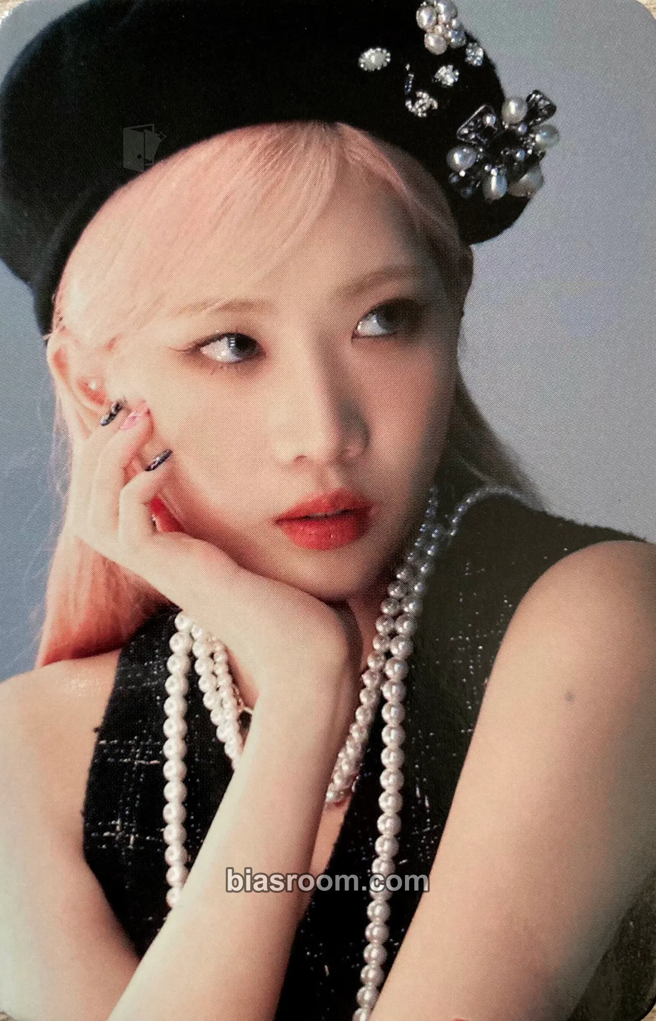 Kim Lip LOOK:NA Hobbyplanet: Season 1 MD Photocard - LOONA - LOONA K-pop photocard