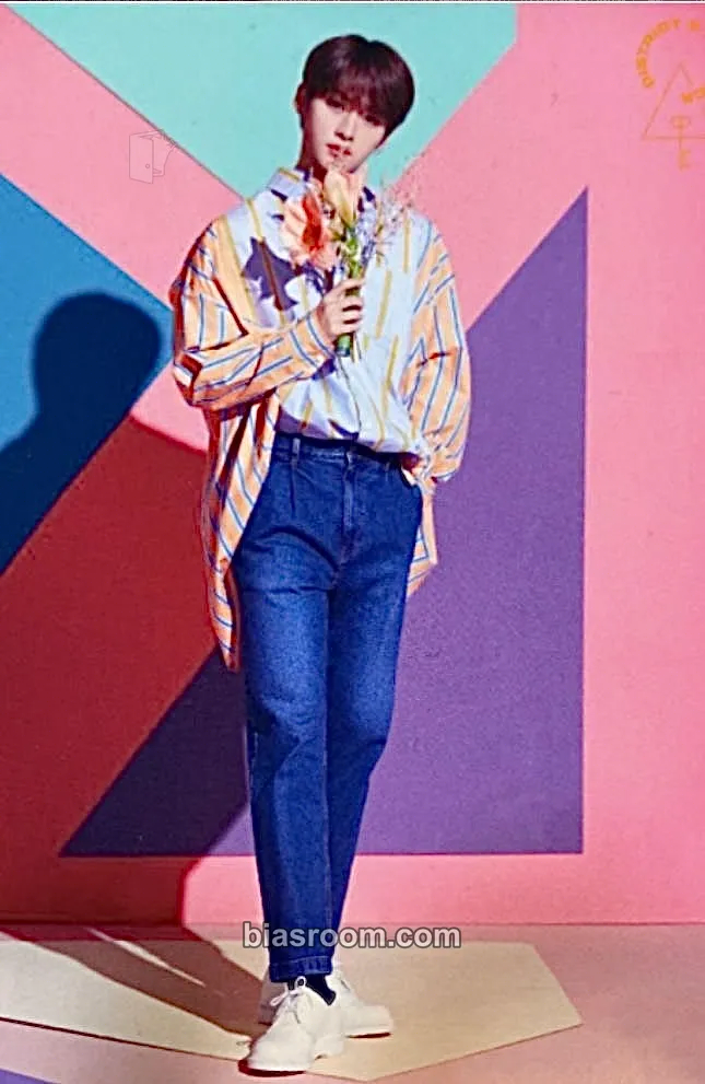 Lee Know World Tour “District 9 : Unlock” Photocard - Stray Kids - Stray Kids K-pop photocard