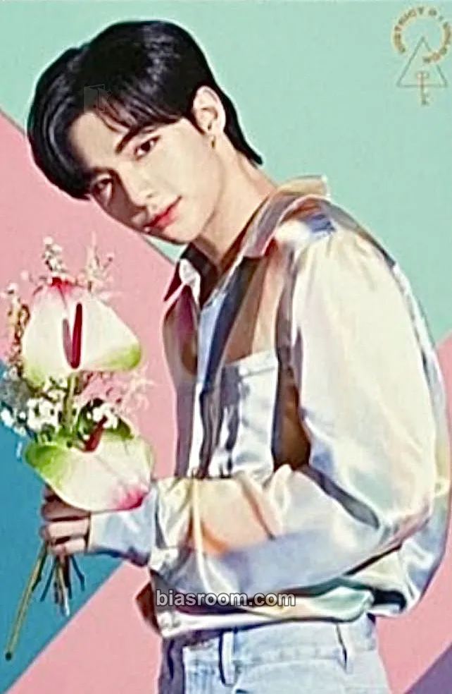 Hyunjin World Tour “District 9 : Unlock” Photocard - Stray Kids - Stray Kids K-pop photocard