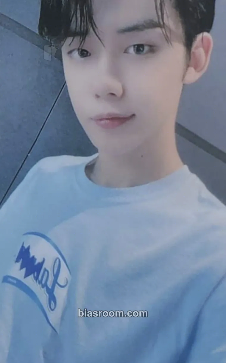 Yeonjun The Chaos Chapter: Fight or Escape Photocard - TOMORROW X TOGETHER - TOMORROW X TOGETHER K-pop photocard