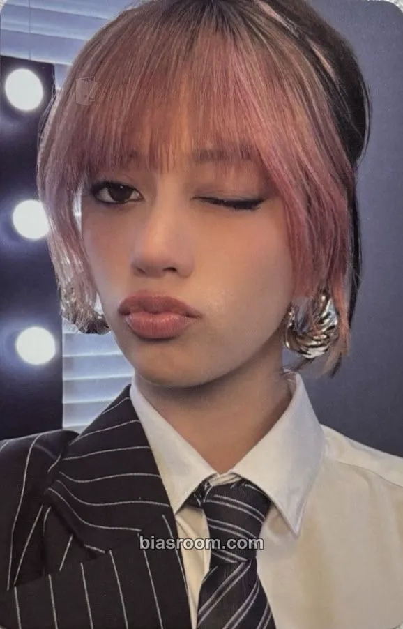 Megan BEAUTIFUL CHAOS Photocard - KATSEYE - KATSEYE K-pop photocard