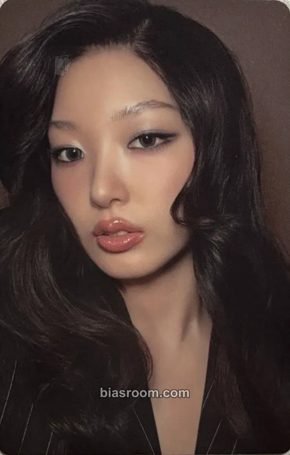 Yoonchae BEAUTIFUL CHAOS Photocard - KATSEYE - KATSEYE K-pop photocard