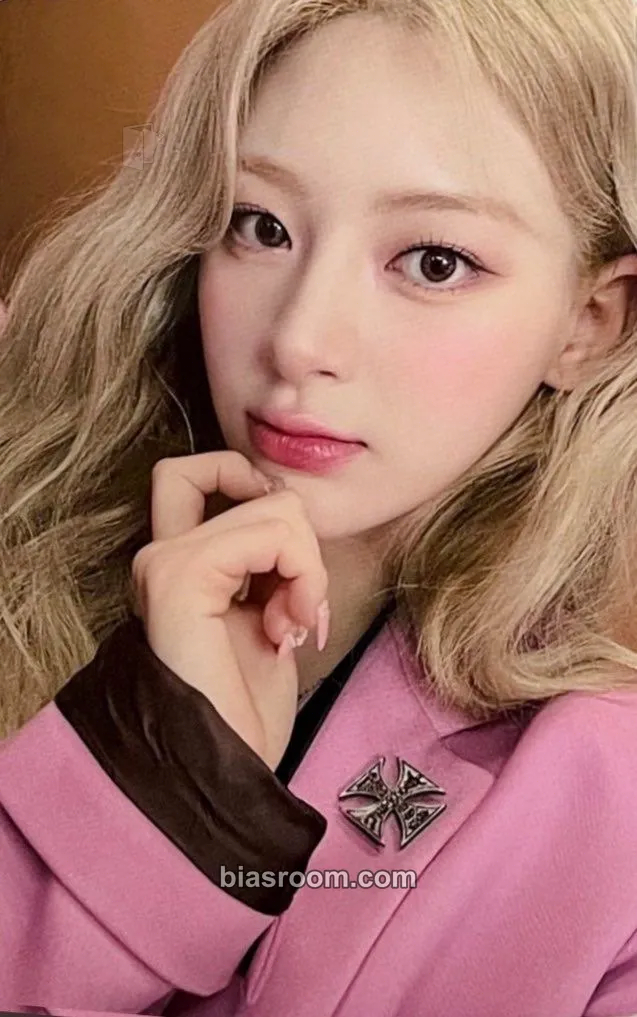 Seeun Teddy Bear Photocard - STAYC - STAYC K-pop photocard