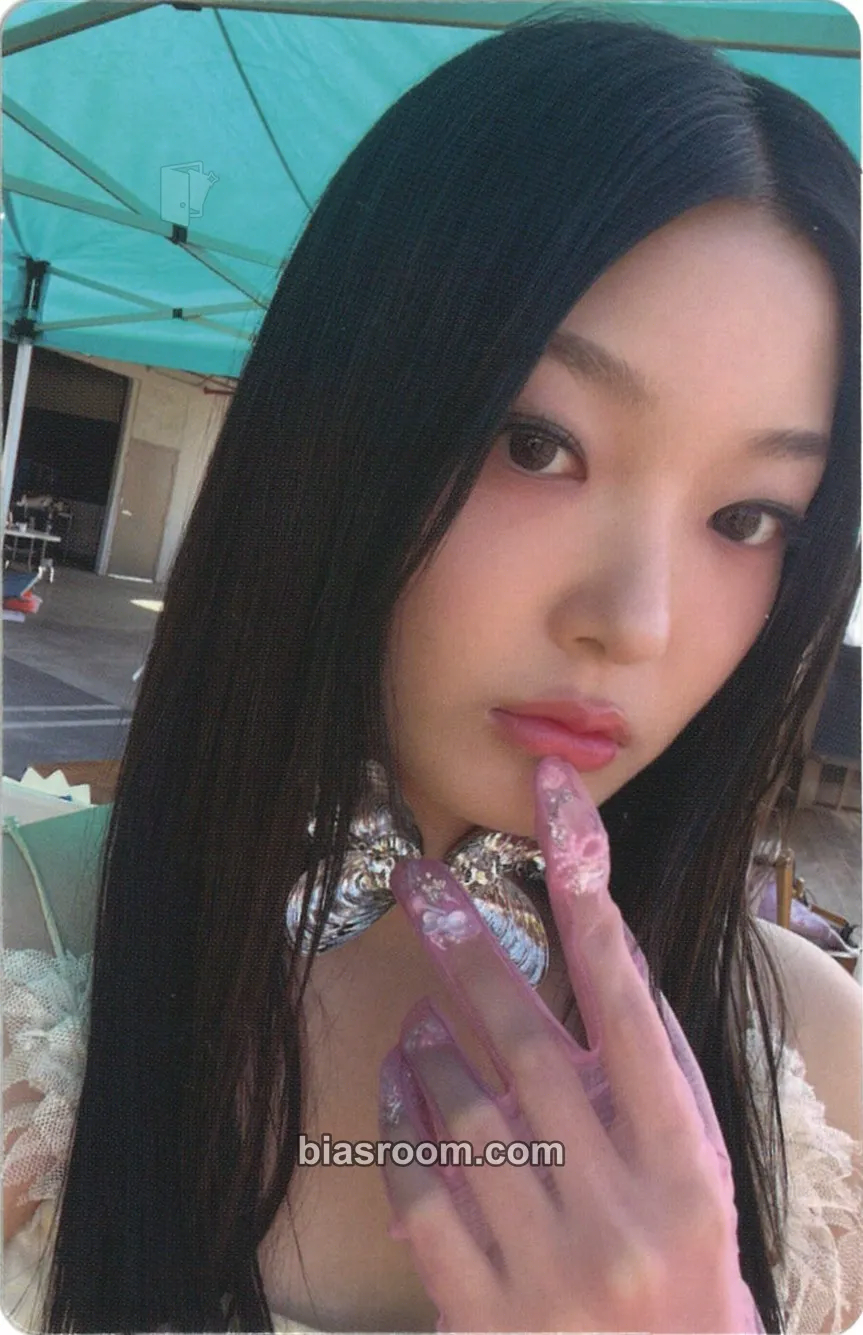 Yoonchae BEAUTIFUL CHAOS Photocard - KATSEYE - KATSEYE K-pop photocard