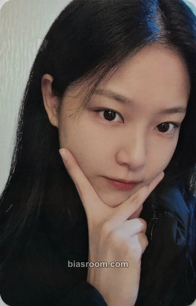 LOONA - HyunJin - LOOK:NA Hobbyplanet: Season 1 MD Other winner benefit down jumper merch photocard