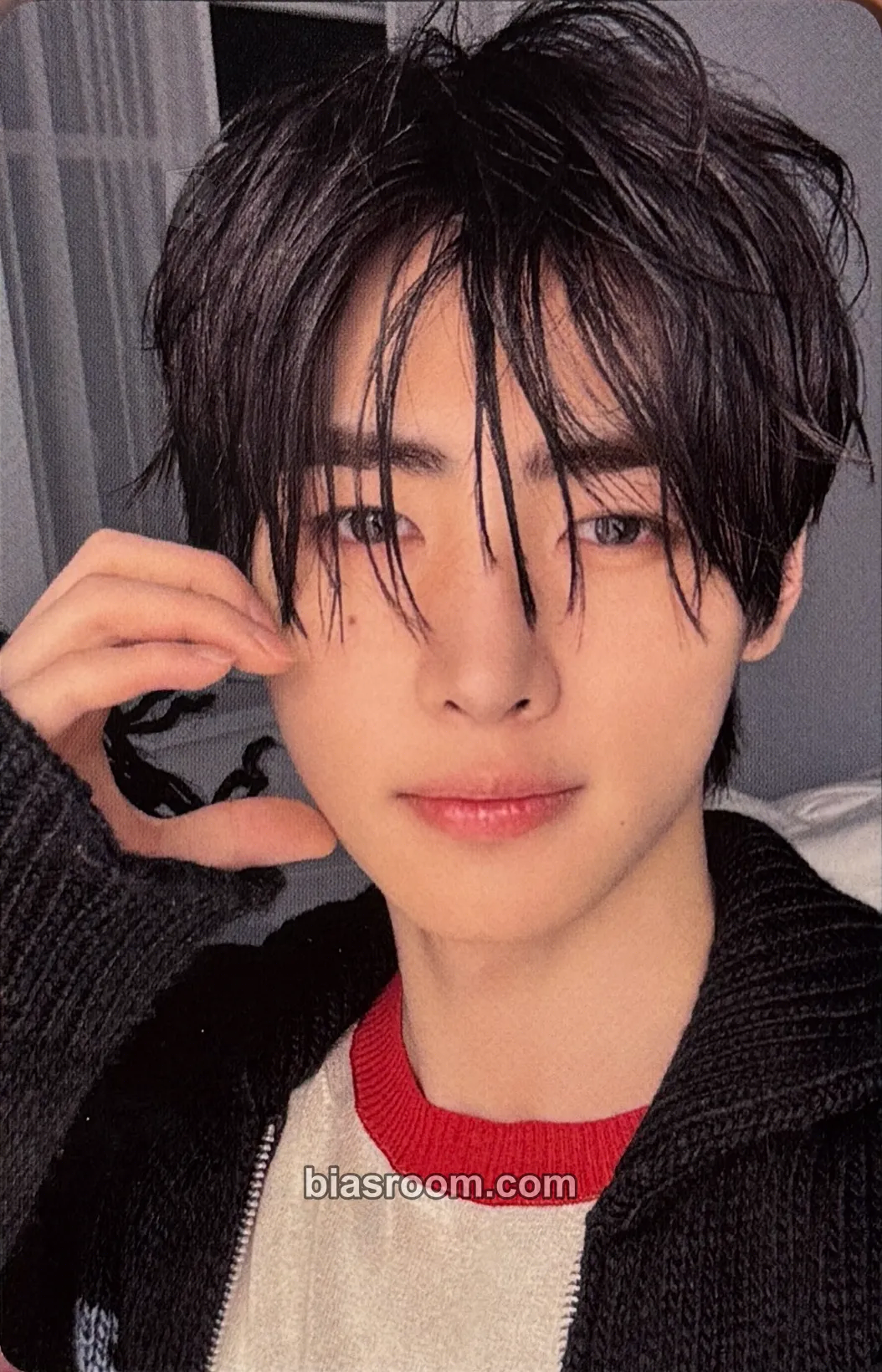Sunghoon ROMANCE: UNTOLD-DAYDREAM- Photocard - ENHYPEN - ENHYPEN K-pop photocard