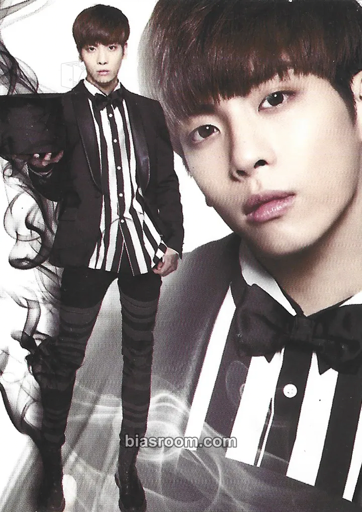 Jonghyun SHINee in Wonderland Photocard - SHINee - SHINee K-pop photocard