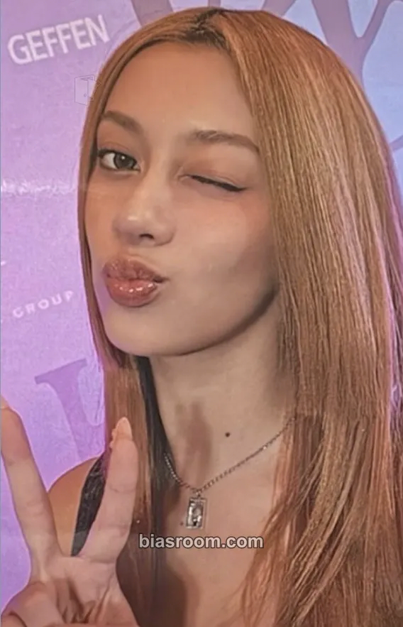 Megan SIS (Soft Is Strong) Photocard - KATSEYE - KATSEYE K-pop photocard