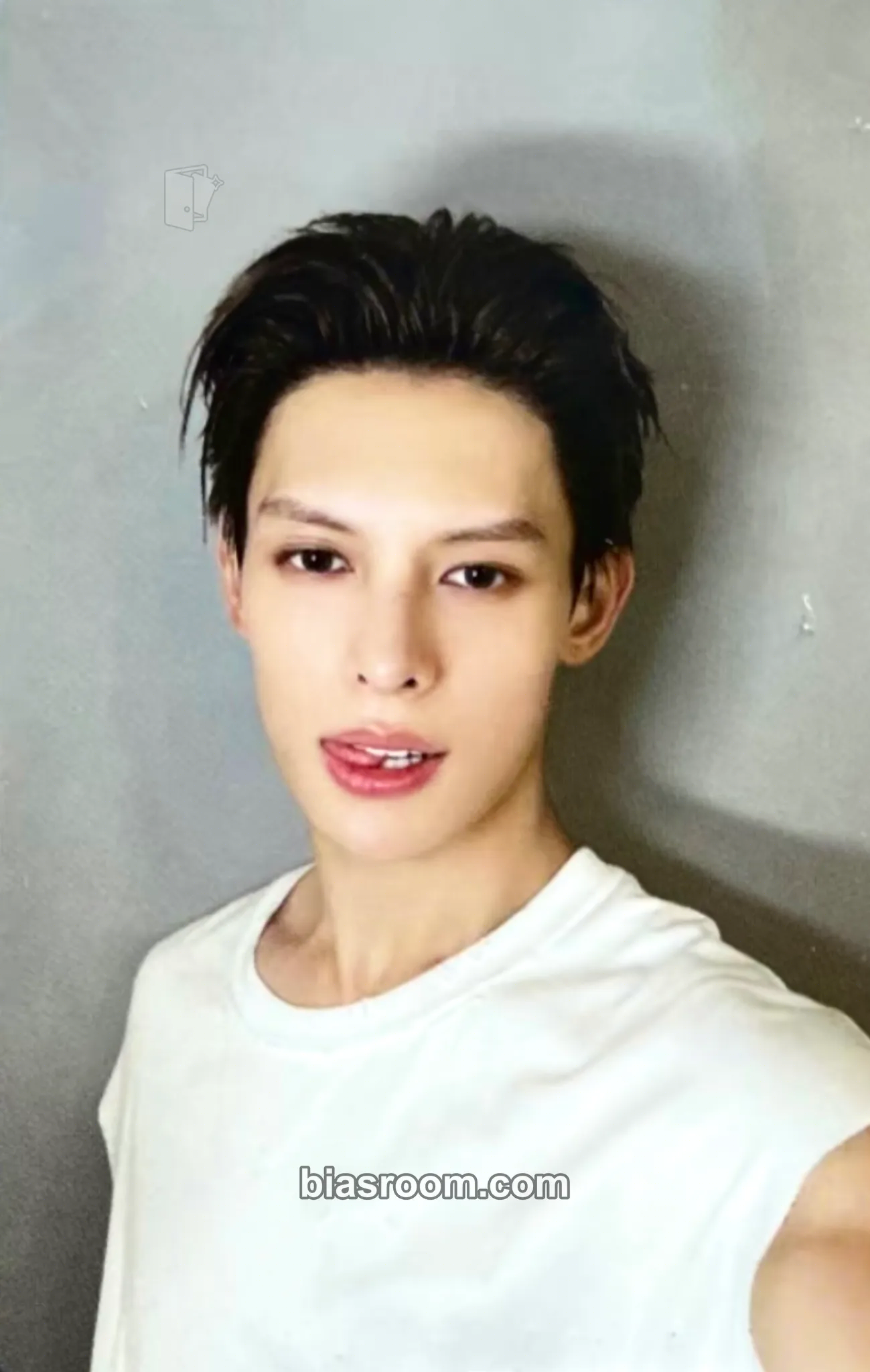 James COLOR OUTSIDE THE LINES Photocard - CORTIS - CORTIS K-pop photocard
