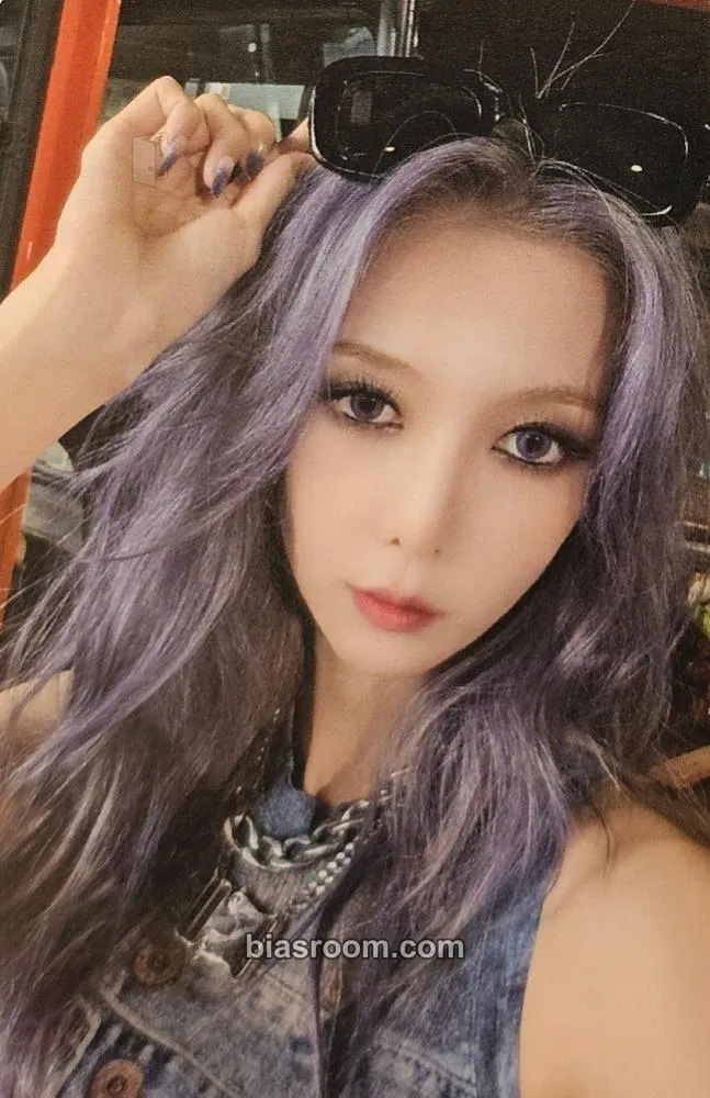 Dami Chequered Flag Photocard - Dreamcatcher - Dreamcatcher K-pop photocard