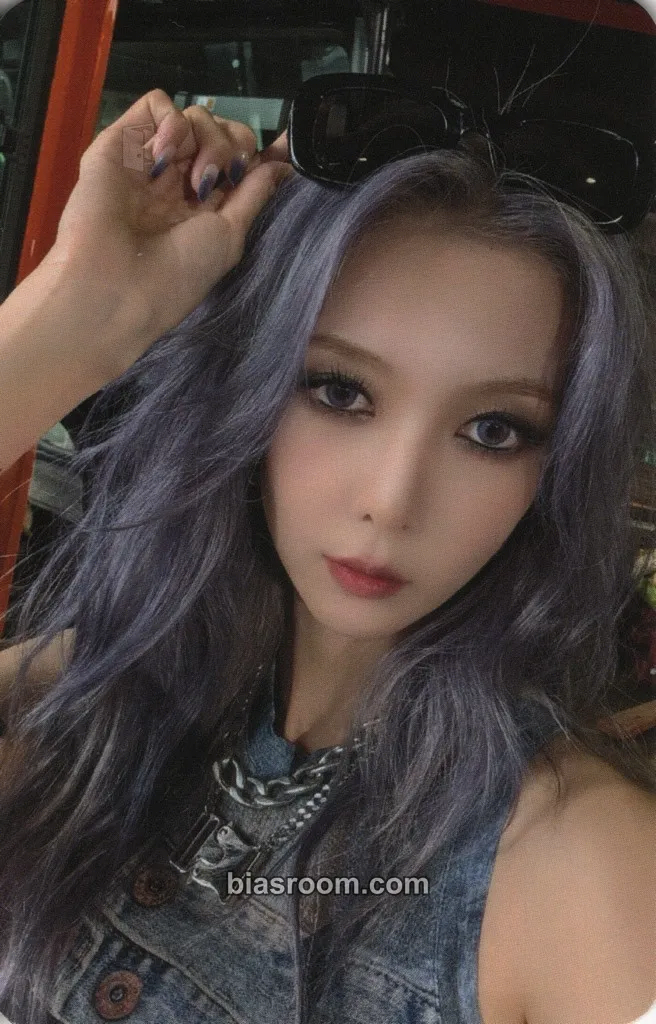 Dami Chequered Flag Photocard - Dreamcatcher - Dreamcatcher K-pop photocard