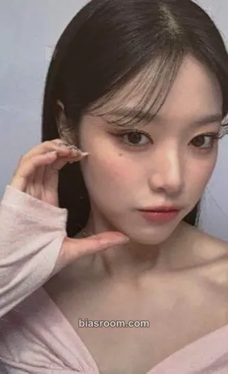 HyunJin LOVESSEMBLE Party MD Photocard - Loossemble - Loossemble K-pop photocard