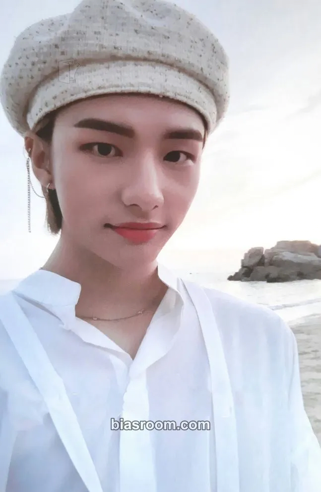 Hyunjin GO LIVE Photocard - Stray Kids - Stray Kids K-pop photocard