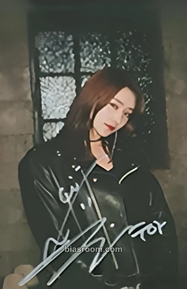 SuA R.o.S.E BLUE Photocard - Dreamcatcher - Dreamcatcher K-pop photocard