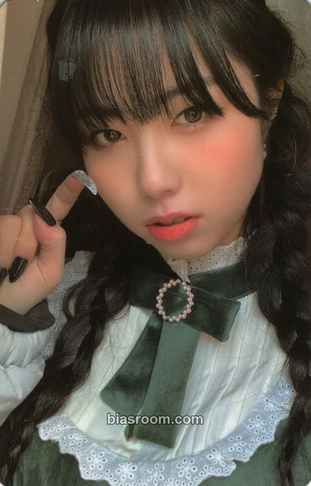 Ireh memeM Photocard - PURPLE KISS - PURPLE KISS K-pop photocard