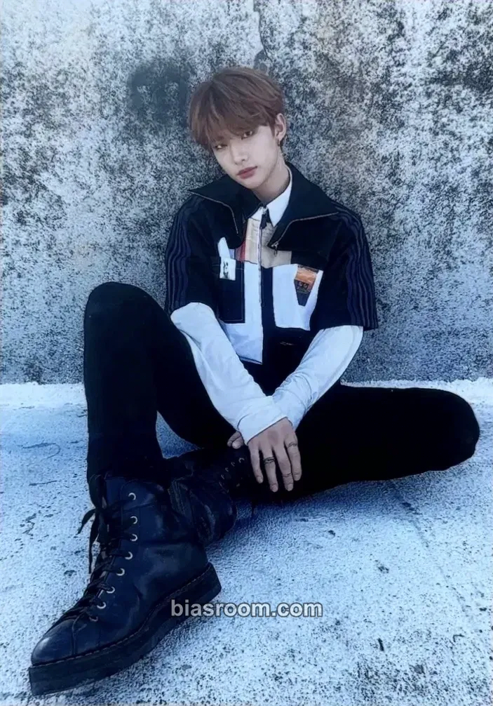 Hyunjin Clé 2: Yellow Wood Photocard - Stray Kids - Stray Kids K-pop photocard