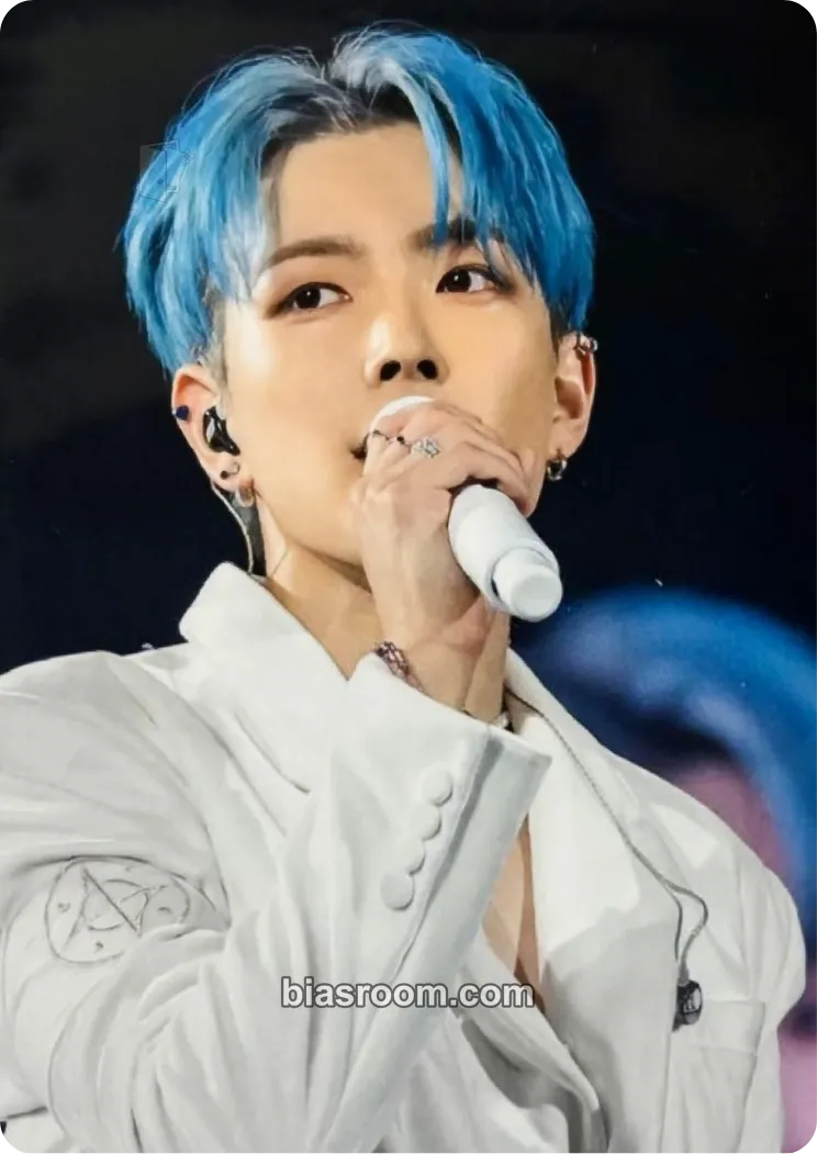 Hongjoong The Fellowship : Break the Wall in Japan DVD/Blu-ray Box 2 Photocard - ATEEZ - ATEEZ K-pop photocard