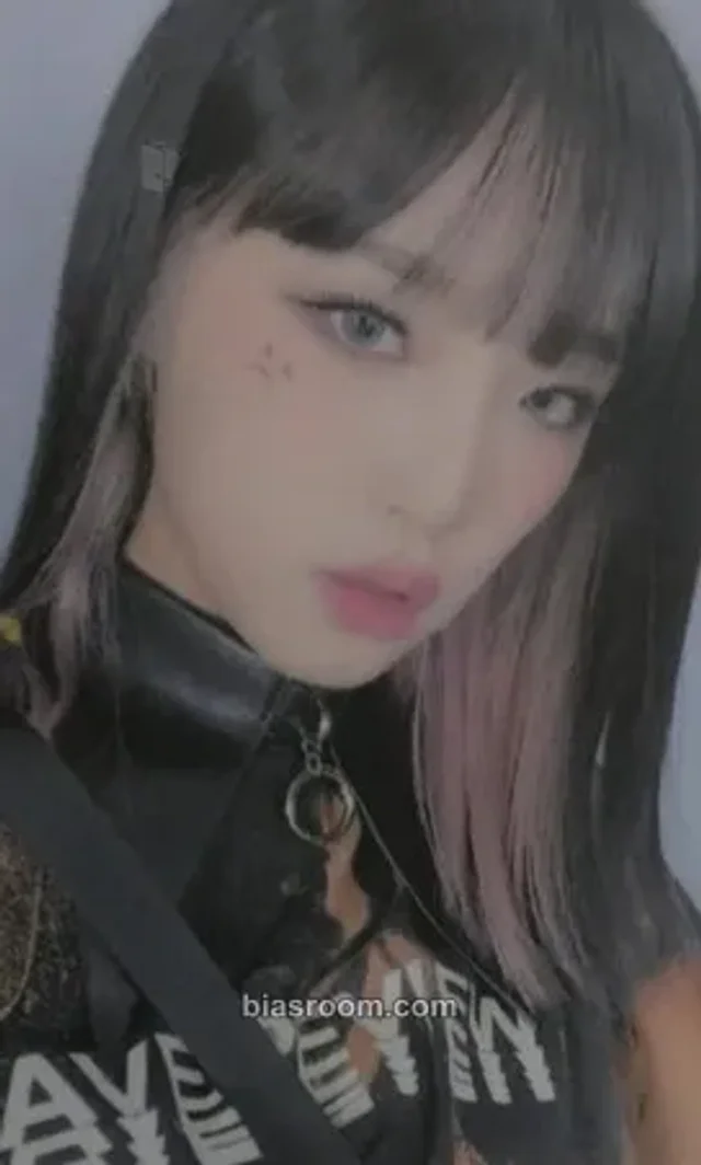 Yena - Yena - SMiLEY Album soundwave lucky draw