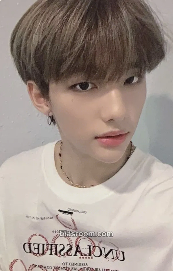Hyunjin Clé 2: Yellow Wood Photocard - Stray Kids - Stray Kids K-pop photocard