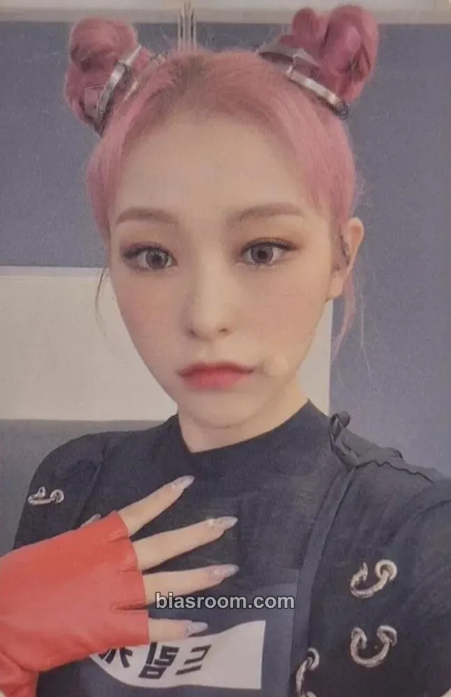 Gahyun Dystopia : Lose Myself Photocard - Dreamcatcher - Dreamcatcher K-pop photocard