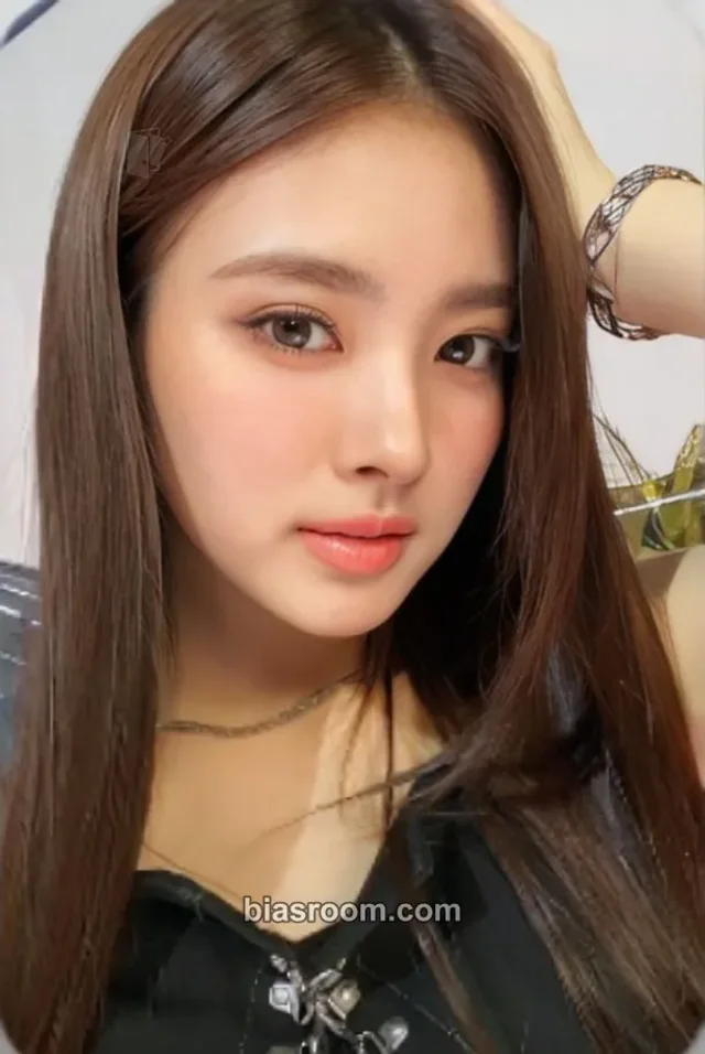 MEOVV - Anna - MEOW Album broadcast gift npop