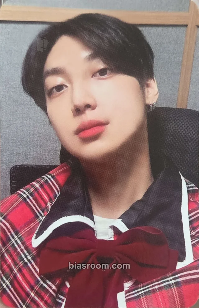 BOYFRIEND - Kwangmin - Awwww! (Kwangmin Solo) Album check cape version makestar video call purchase benefit
