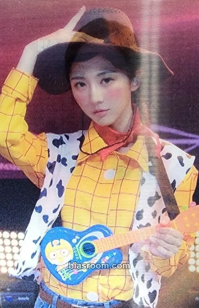 Yoohyeon Dystopia: Seven Spirits Photocard - Dreamcatcher - Dreamcatcher K-pop photocard